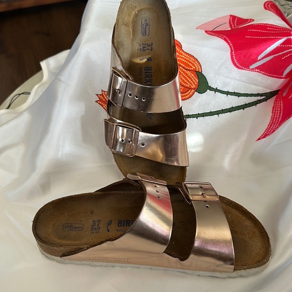 Shoes - Picture 5 of 5